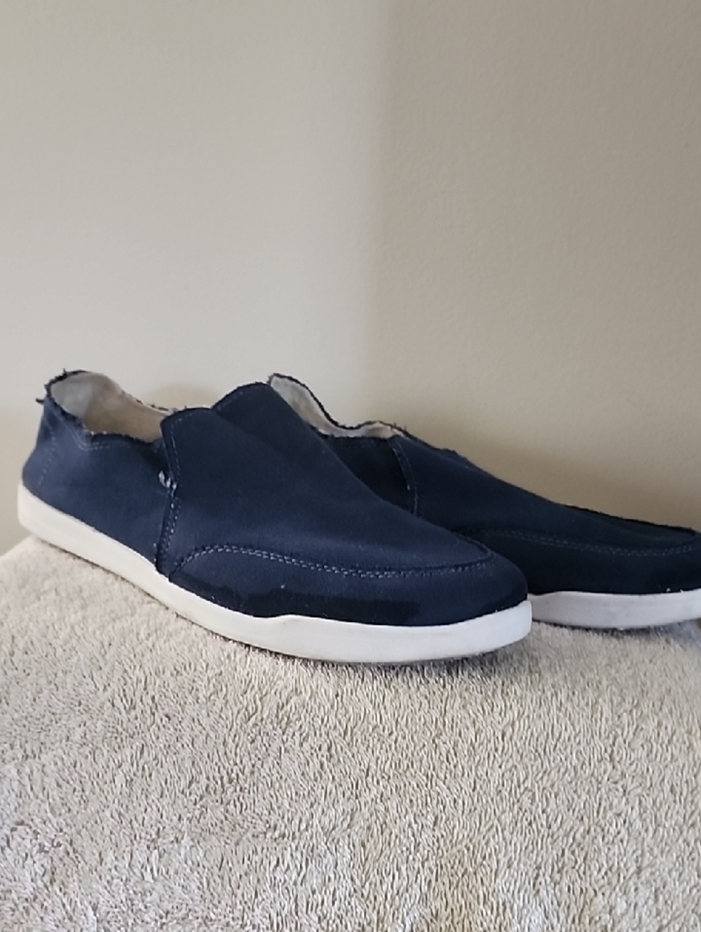 Vionic Beach Pismo Women's Navy Slip-On Casual Loafers